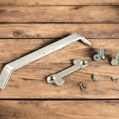 Vibramate V7 Adapter Kit for Bigsby B7 – Fits Gibson Flying V – Silver Finish – No Drilling image 3