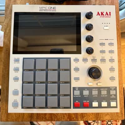 Akai MPC One Standalone MIDI Sequencer Retro Edition 2021 - Present - Grey image 7