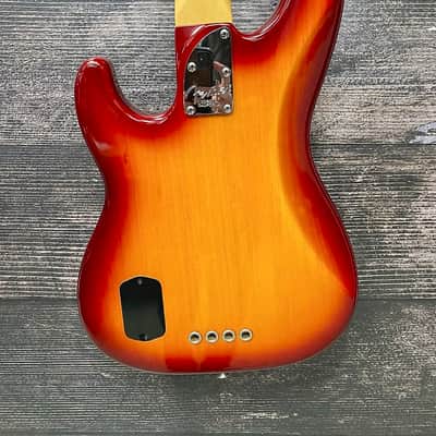 Fender Precision Bass Deluxe bass Guitar (Wuakesha WI) image 3