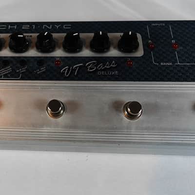 Tech 21 VT Bass Deluxe 2010s - Brushed Aluminum image 1