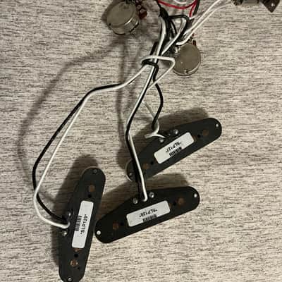 Slick 65 Stratocaster Pickups complete Harness no Solder image 2