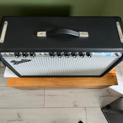 Fender '68 Custom Deluxe Reverb 2-Channel 22-Watt 1x12" Guitar Combo 2013 - Present Black image 3