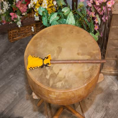 Dobani FD14AH ''Pre-Tuned Calfskin Head Wood Frame Drum with Antler Handle and Beater image 3