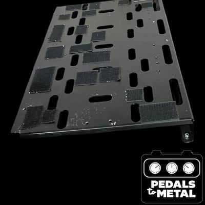 Voodoo Lab Dingbat Medium Pedalboard with Case 2010s - Black X16283 image 6