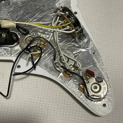 2006 MIM Fender Mexico Stratocaster Lefty White Loaded SSS Pickguard 11 Screw 3 Ply image 11