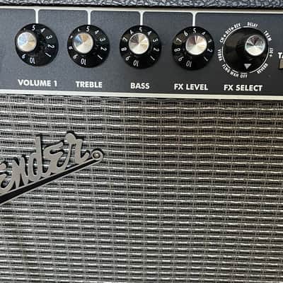 Fender Champion 100 2-Channel 100-Watt 2x12" Solid State Guitar Combo 2013 - Present - Black image 7