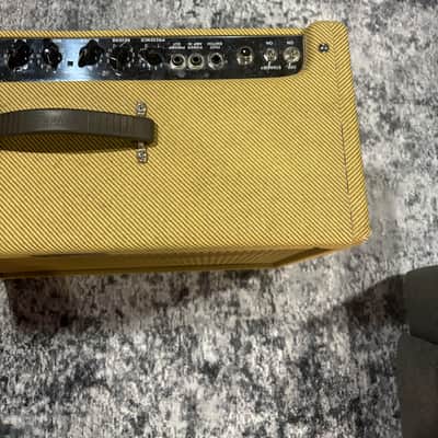 Fender Blues DeVille Reissue 2-Channel 60-Watt 4x10" Guitar Combo 2005 - 2013 - Tweed image 3