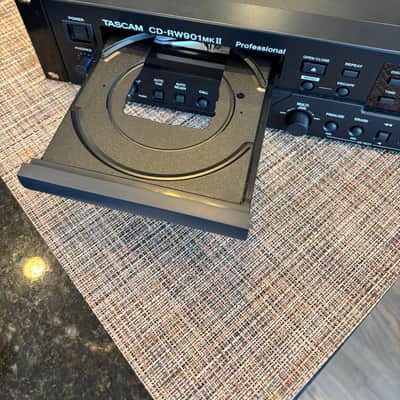 TASCAM CD-RW901MKII CD Recorder 2014 - Present - Black image 11