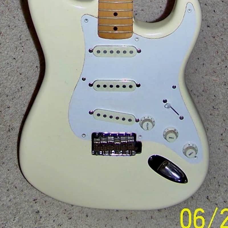 1986 Squier Stratocaster Olympic White