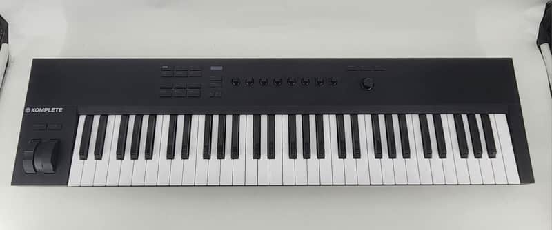 Native Instruments Komplete Kontrol A61 2018 - Present - Black image 1