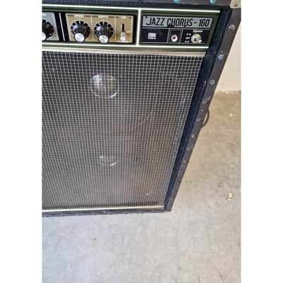 Roland Jazz Chorus 160 - Guitar Amplifiers - Good w/ wheels on image 7