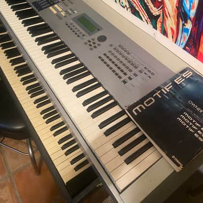 Yamaha Motif ES 8 Production Synthesizer 2000s - Gray