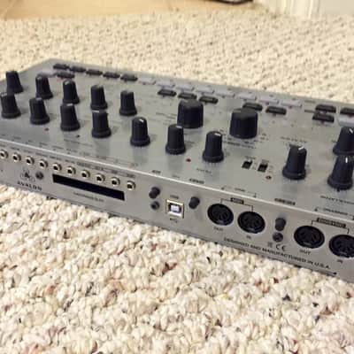 Abstrakt Instruments Avalon 303 Clone - Silver w red LEDs image 2