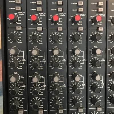 Soundcraft Series 200BVE 8-Channel 4-Bus Mixing Console image 2