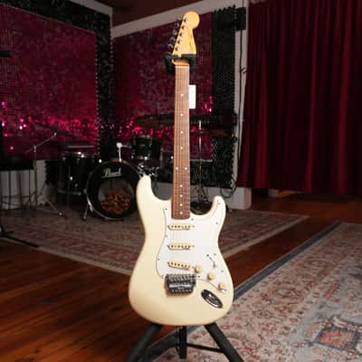 Squier Stratocaster mid-80s w/ Hard Case image 1