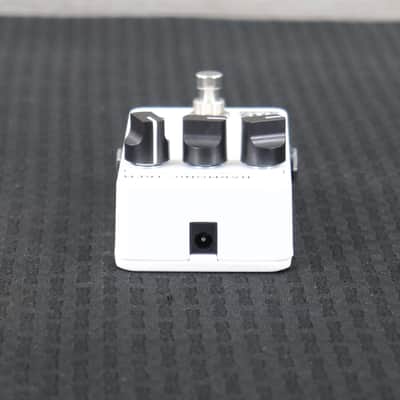 JHS 3 Series Harmonic Trem 2022 - Present - White image 3