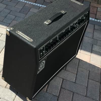 Ampeg VH 140C 2 X 12 Combo Amp image 3
