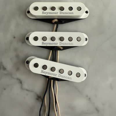 Seymour Duncan SSL-1 Vintage Staggered Strat Pickups with FREE Pure White Covers - White image 2
