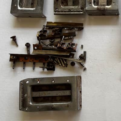 Fender deluxe, t-8, d-8. dual professional 1949-1955 - tuner baskets + parts image 1