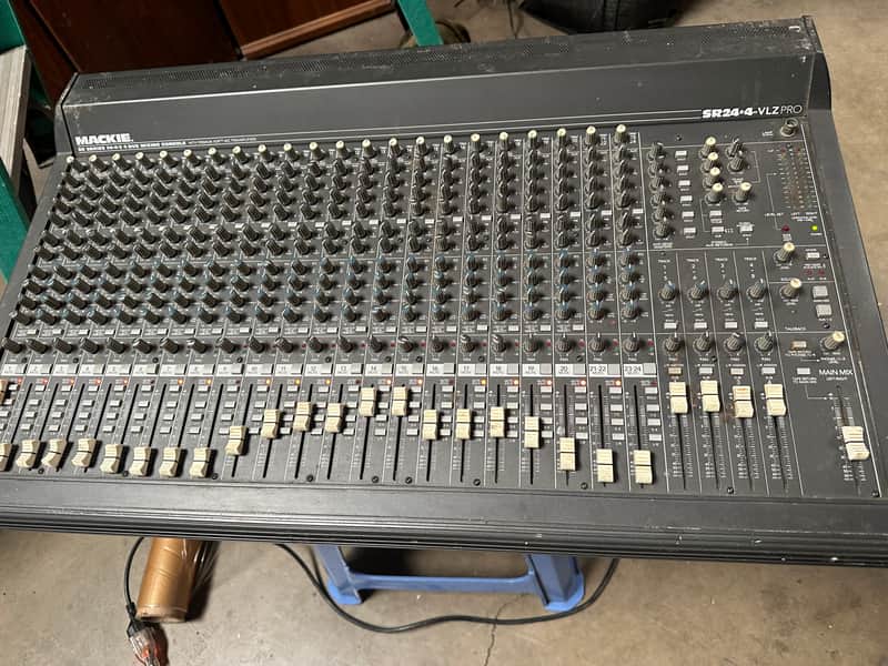 Mackie SR24.4-VLZ Pro SR Series 24x4x2 4-Bus Mixing Console 2001 - 2005 - Dark Gray image 1