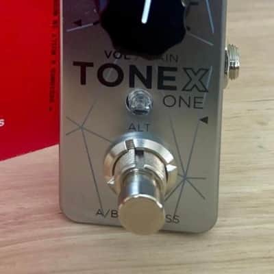 IK Multimedia TONEX One Amp Modeler and Effects Pedal   2025 - Present - Silver image 1