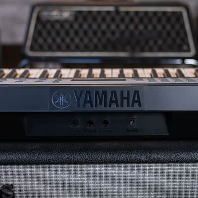 Yamaha YPT-270 61-key Portable Keyboard B-STOCK image 9