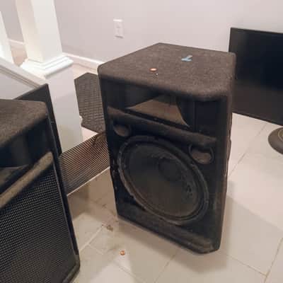 Peavey XR 600F Powered Mixer with Pair of Wharfedale Pro PA Speakers – Complete PA System image 4