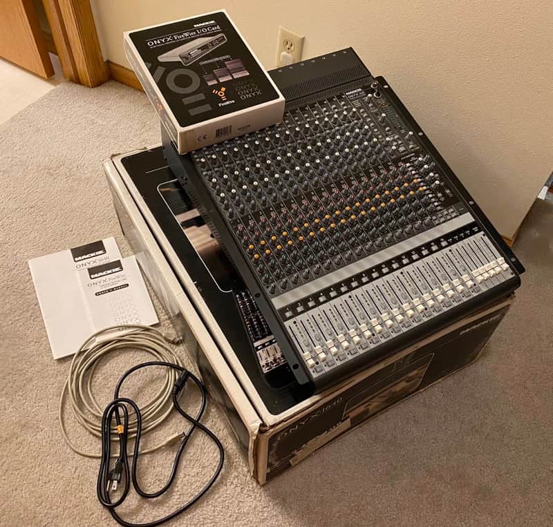 Mackie Onyx 1640i 16-Channel 4-Bus Firewire Analog Mixer | Reverb