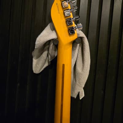 Fender American Professional II Telecaster with Rosewood Fretboard 2020 - Present 3-Color Sunburst image 4