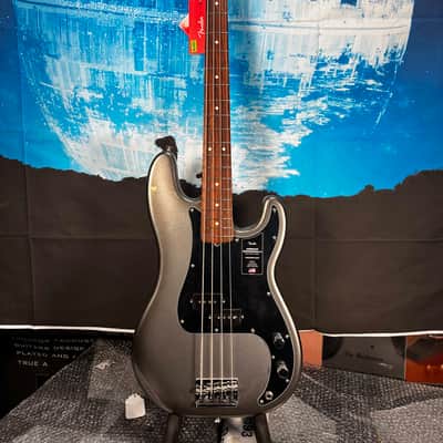 Fender AMERICAN PROFESSIONAL II PRECISION BASS image 3