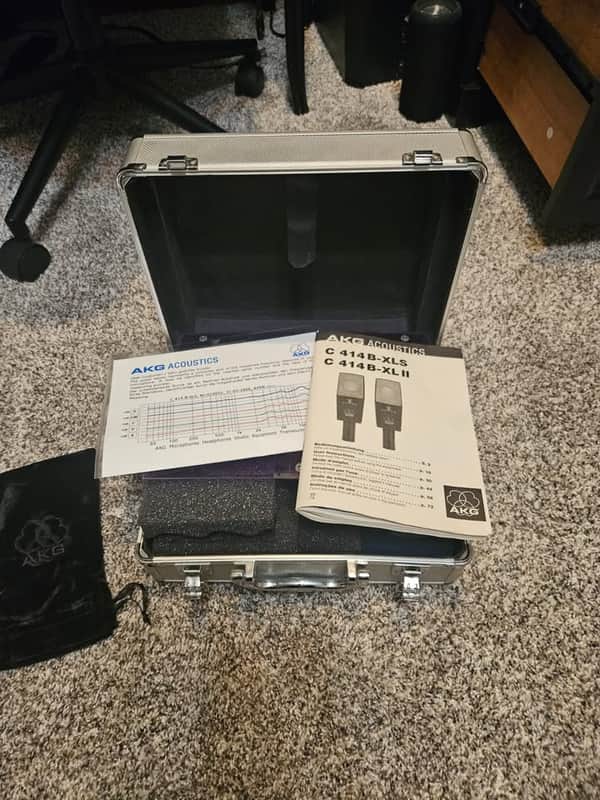 AKG C414 XLS Large Diaphragm Multipattern Condenser Microphone
