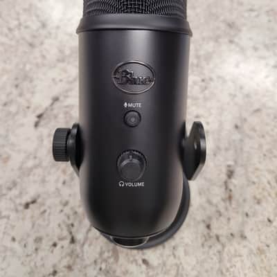 Blue Yeti Microphone - Blackout Edition - 4 Pickups - Podcastint and Gaming image 2