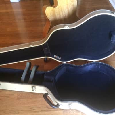 Hofner Jazzica Carved Top Jazz Guitar w/ Hardshell case- German made, very acoustically resonant image 13