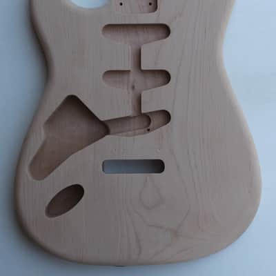 AMERICAN MADE STRAT CLASSIC STYLE BODY - LEFT HANDED - ALDER 1420 image 1