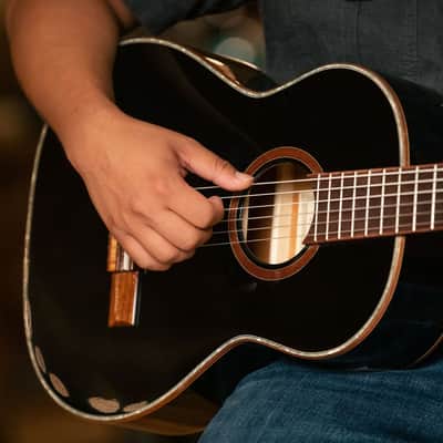 Ortega R221BK-3/4 Family Series Spruce Top Mahogany Neck 3/4-Size Nylon 6-String Classical Acoustic Guitar w/Gig Bag image 17
