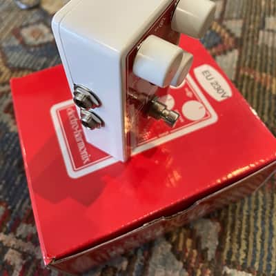 Electro-Harmonix Nano POG Polyphonic Octave Generator 2015 - Present - Red / White image 3