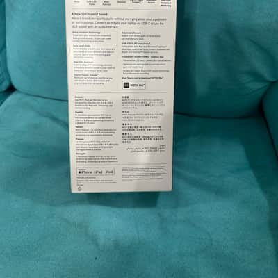 Shure MV7+ Hybrid Podcast Microphone - White image 4