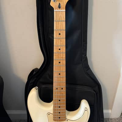 Fender Mexican Stratocaster - 2012 - Arctic White image 8