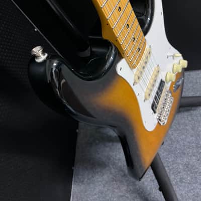 Fender JV Modified '50s Stratocaster HSS 2022 - Present - 2-Tone Sunburst image 4
