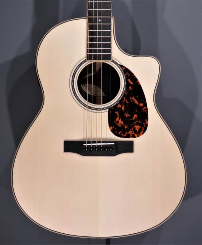 Larrivee LV-03RE Moon Spruce Top 2023 Natural w/Hardshell Case image 1
