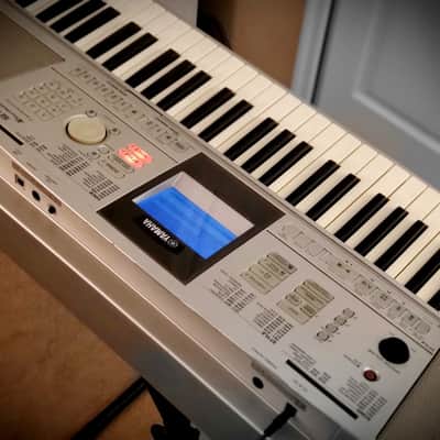 MUST SEE!!! YAMAHA DGX 305 SEMI-WEIGHTED 76-KEY DIGITAL PIANO IN AMAZING CONDITION! image 17