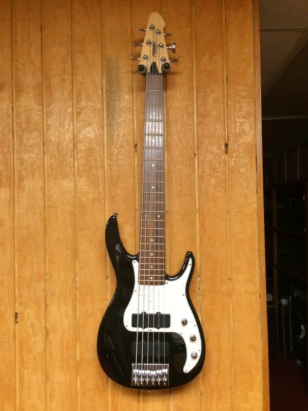 Peavey Axcelerator 6 string w/case image 1