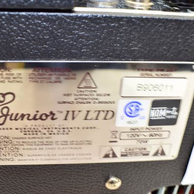 2022 Fender Fender Pro Junior IV SE LTD 15-Watt 1x10" Guitar Combo Amp, Black w/ Footswitch & Cover image 7