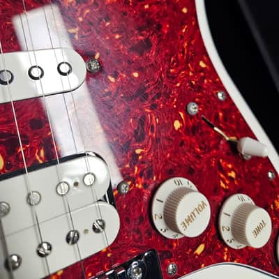 Fender Player Stratocaster Floyd Rose HSS with Maple Fretboard - Polar White image 15