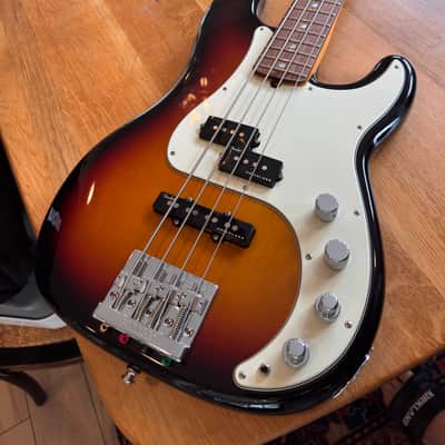 Fender American Ultra Precision Bass with Rosewood Fretboard 2019 - Present - Ultraburst image 4