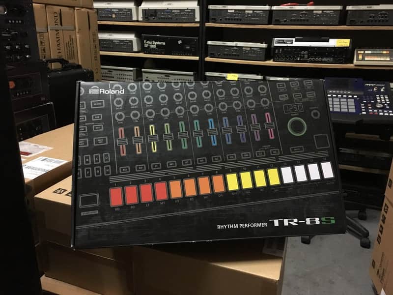 Roland TR-8S AIRA  "808" "909" Rhythm Drum Machine AIRA ,TR 8S  //ARMENS//