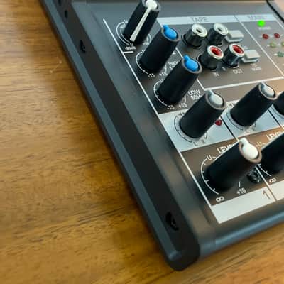 Mackie Mix5 5-Channel Compact Mixer 2015 - Present - Black image 2