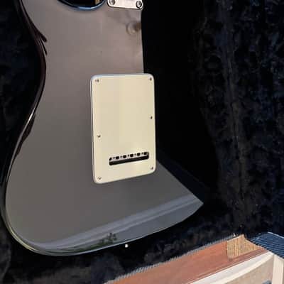 Fender The Edge Artist Series Signature Stratocaster 2015 - First year image 3