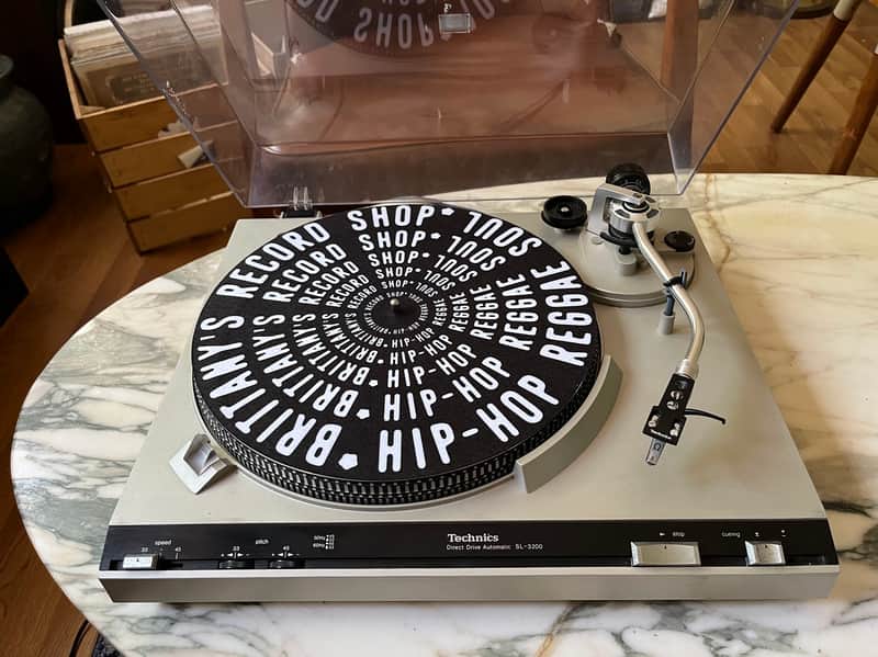 Vintage Technics SL-3200 Turntable image 1