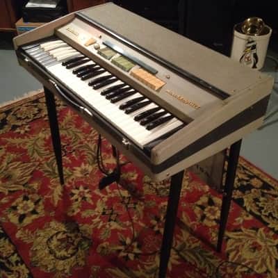 Farfisa Mini Deluxe Compact 49-Key Organ